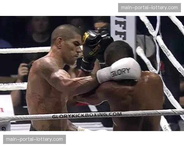 亚历克斯·佩雷拉独家专访：谈及从踢拳到MMA双冠王的适应之路