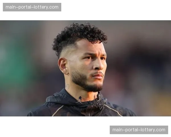 葡萄牙体育前锋路易斯·苏亚雷斯引利物浦热刺纽卡争夺 葡萄牙体育前锋路易斯·苏亚雷斯引利物浦热刺纽卡争夺