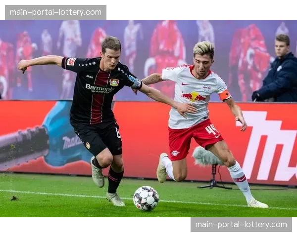 德甲末轮所有比赛将同时开球,争冠与保级悬念届时一并揭晓 德甲末轮所有比赛将同时开球,争冠与保级悬念届时一并揭晓